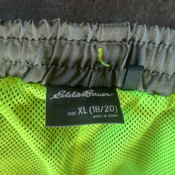 Eddie Bauer boys XL, swim trunks, good condition, no holes, no stains - Picture 3 of 4